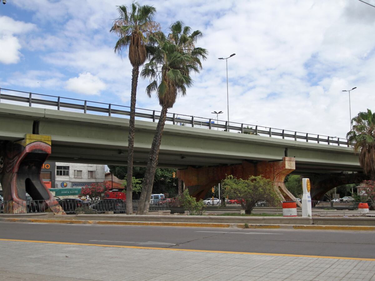 Un hombre en situación de calle está grave tras caer desde 3 metros de altura