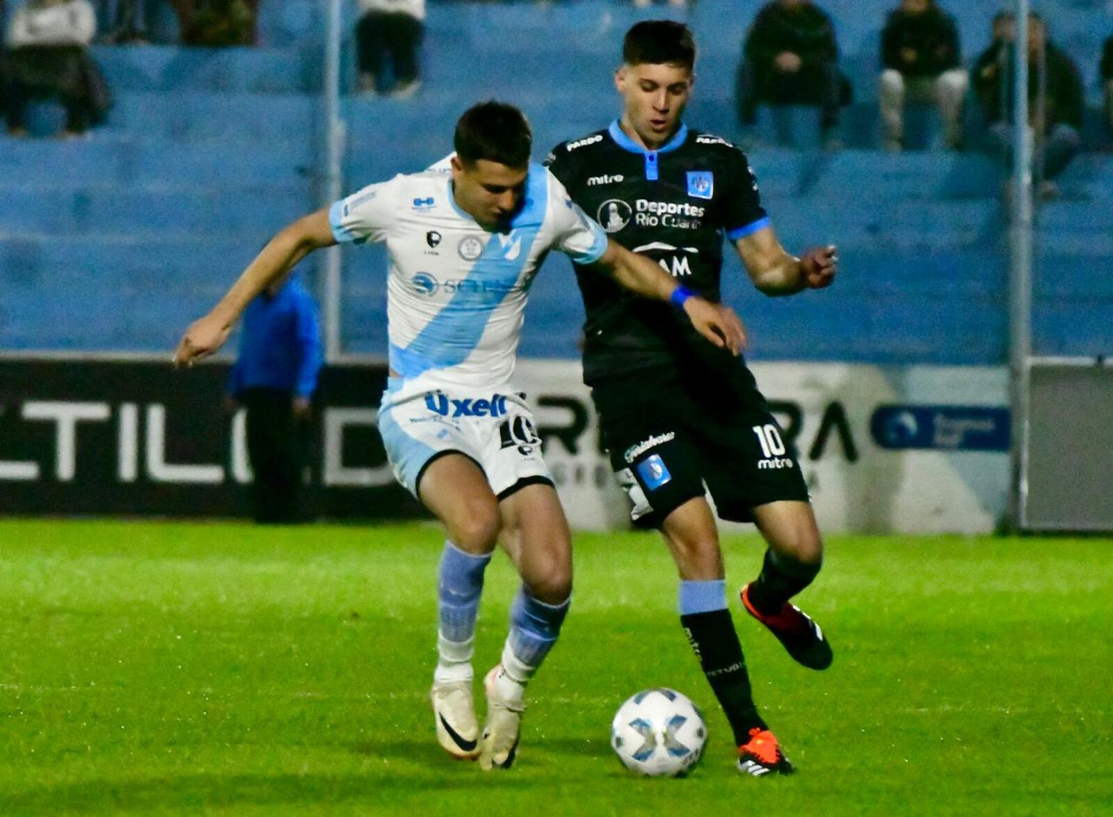 Estudiantes de Río Cuartp recibió de local a Temperley. (Tomy Fragueiro / La Voz)