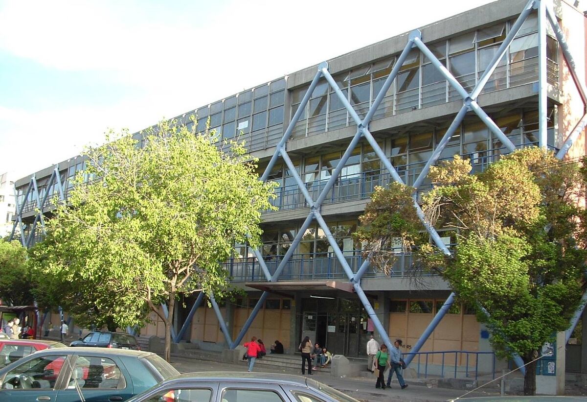 Suspendieron las clases en el secundario del colegio Normal: qué ocurre con los otros niveles