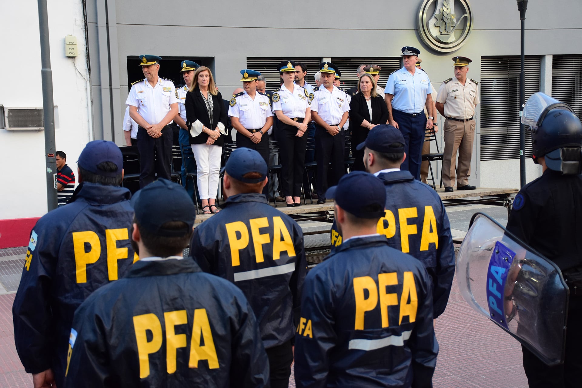 El salario de la Policía Federal Argentina está regulado por la resolución 1270/2024