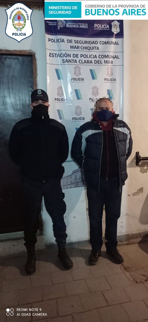 Le secuestraron 45 mil pesos en efectivo, cinco euros y siete envoltorios de nylon con cocaína fraccionada.