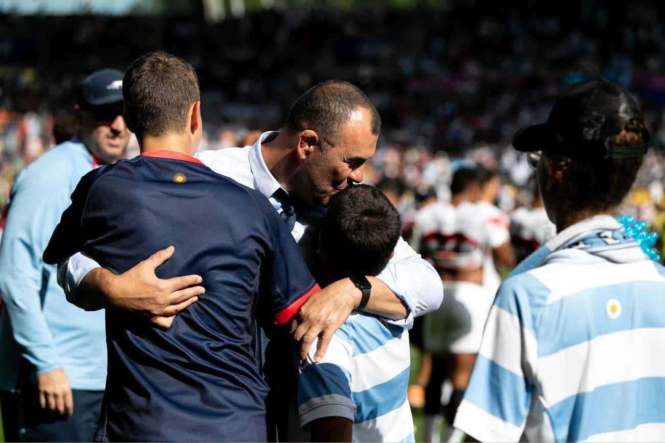 Habrá que ver si para Michael Cheika el cierre es con besos y abrazos. (Prensa UAR)