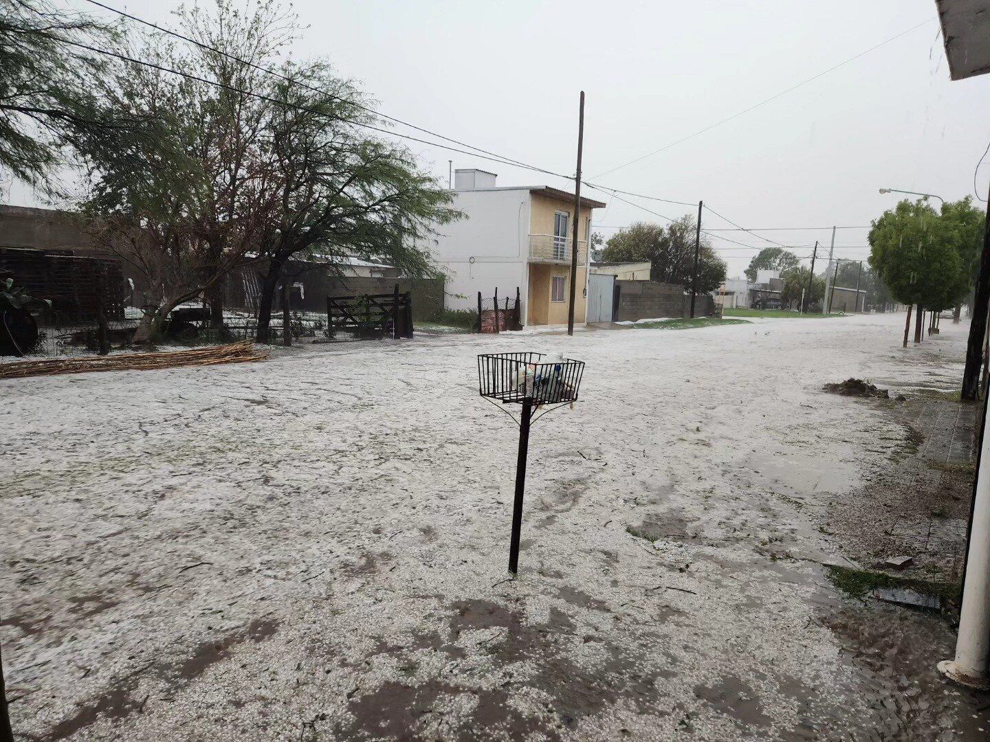 Tormenta en Córdoba. Así quedó Coronel Moldes tras el temporal. (@dimarcorafael)