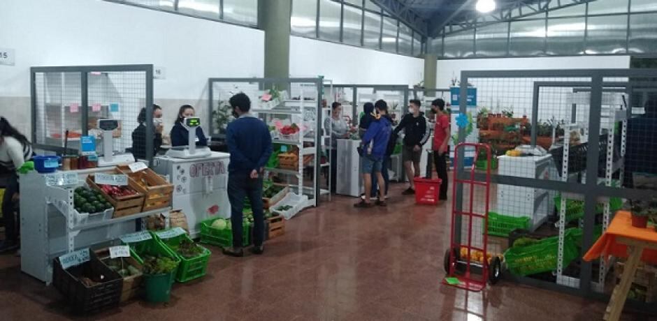 Gran concurrencia en el Mercado Concentrador de la ciudad de Eldorado.