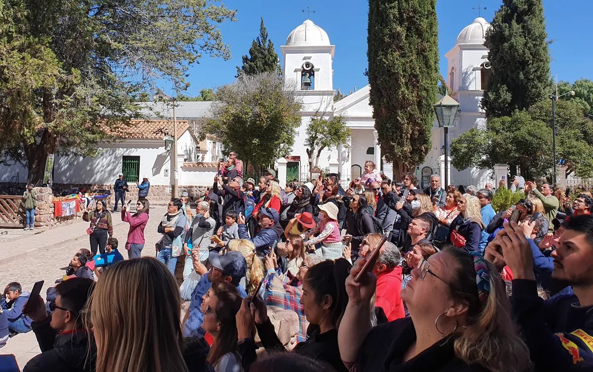 Una creciente ola de turismo llega a Jujuy cada temporada. La quebradeña ciudad de Humahuaca es uno de los polos que atrae la atención de los viajeros.