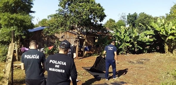 Vecinos de Capioví se unieron para ayudar  a una familia.