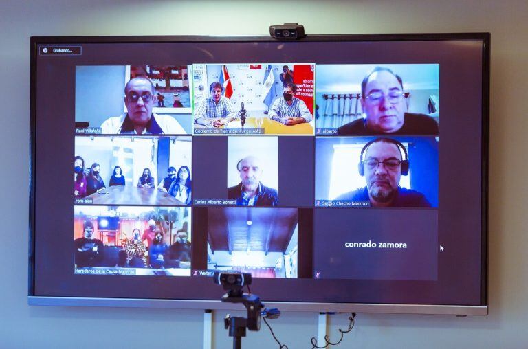 Videoconferencia entre El Gobernador de la Provincia de Tierra del Fuego,Gustavo Melella junto al Secretario de Malvinas, Andrés Dachary y representantes del Centro de Veteranos de Guerra Malvinas Argentinas de Río Grande, Centro de Ex Combatientes de Ushuaia, de los Herederos de la Causa Malvinas de Ushuaia y de Generación Malvinas de Río Grande.