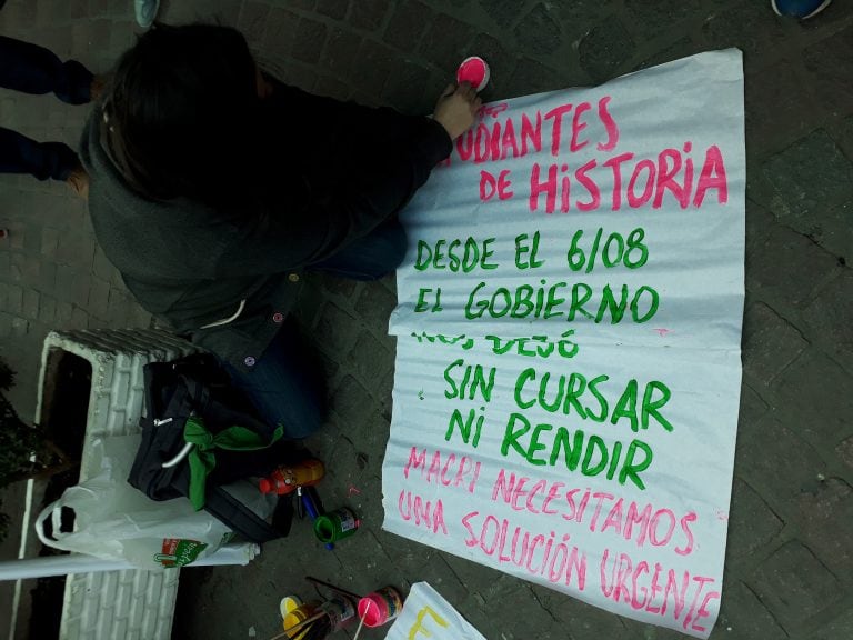 Reclamo de estudiantes universitarios jujeños contra el recorte presupuestario