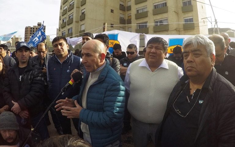 José Llugdar del Sindicato Petrolero Jerárquico.