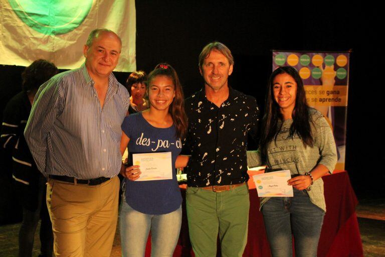 Julieta Romero y Abigail Britos, destacadas en el fútbol femenino