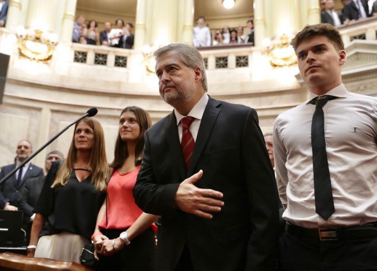 Mirabella juró como senador a fines de 2019, cuando Perotti asumió como gobernador.