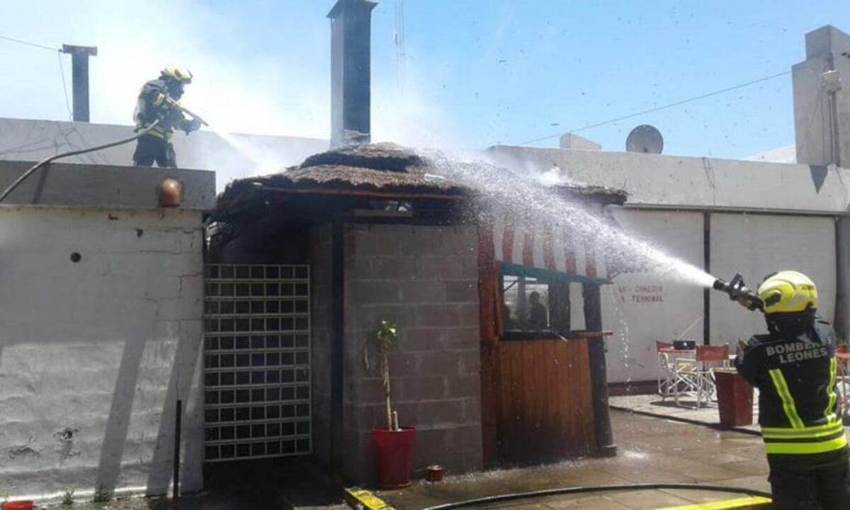 Se incendió la parrilla del Bar de la Terminal de Leones