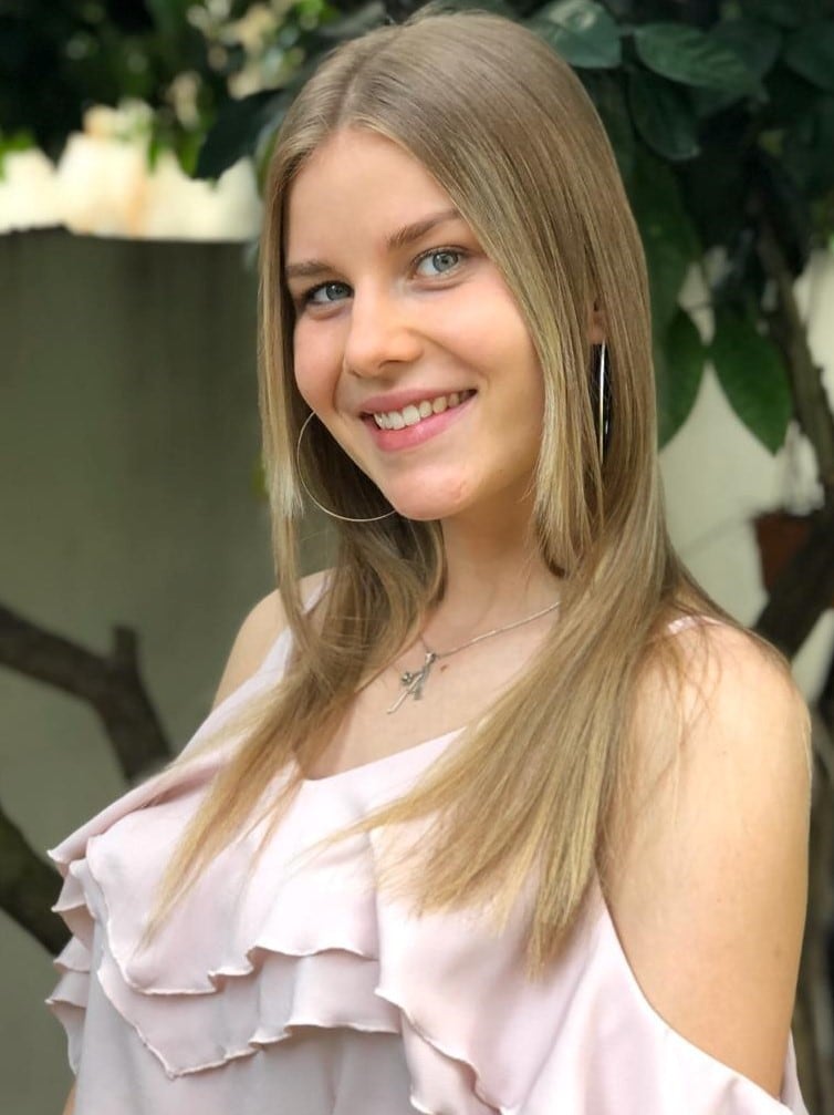 Melany Beschilibiak, reina de los estudiantes misioneros. (MisionesOnline)