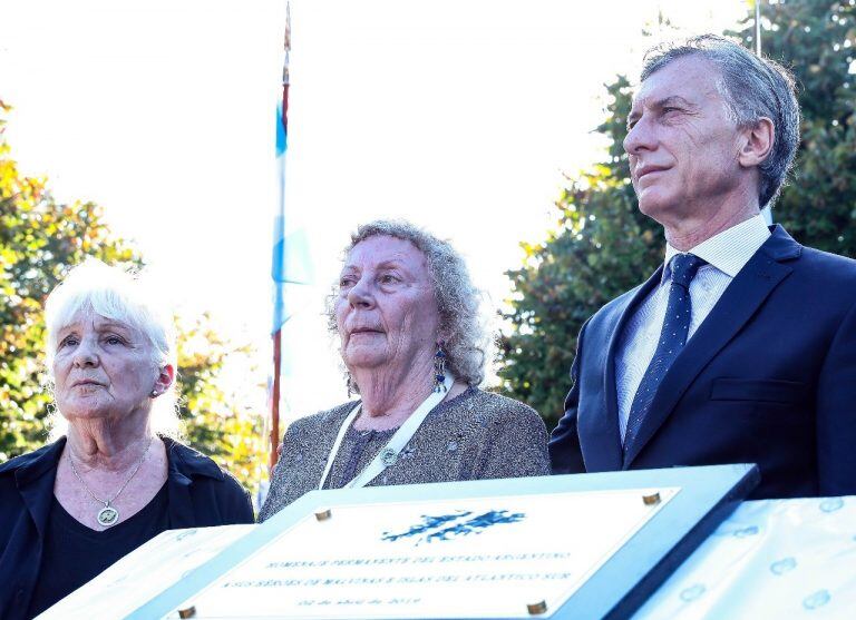 El presidente Mauricio Macri recibió en la quinta de Olivos a excombatientes y familiares de soldados caídos en la guerra de Islas Malvinas. (Presidencia)