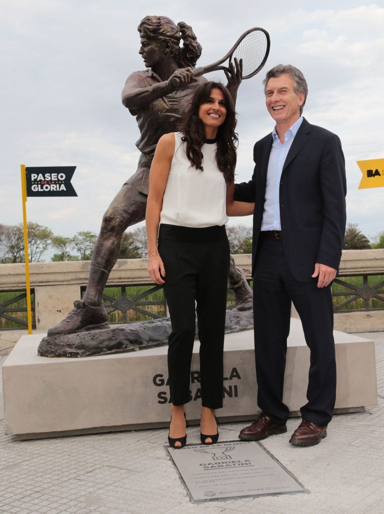 Estatua de Gabriela Sabatini en el ''Paseo de la Gloria'' de la Costanera Sur (Foto: DyN).