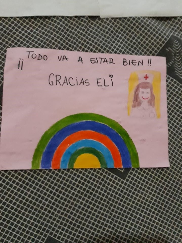 Los dibujos que con amor hicieron los niños para recibir a Elizabeth Luzuriaga