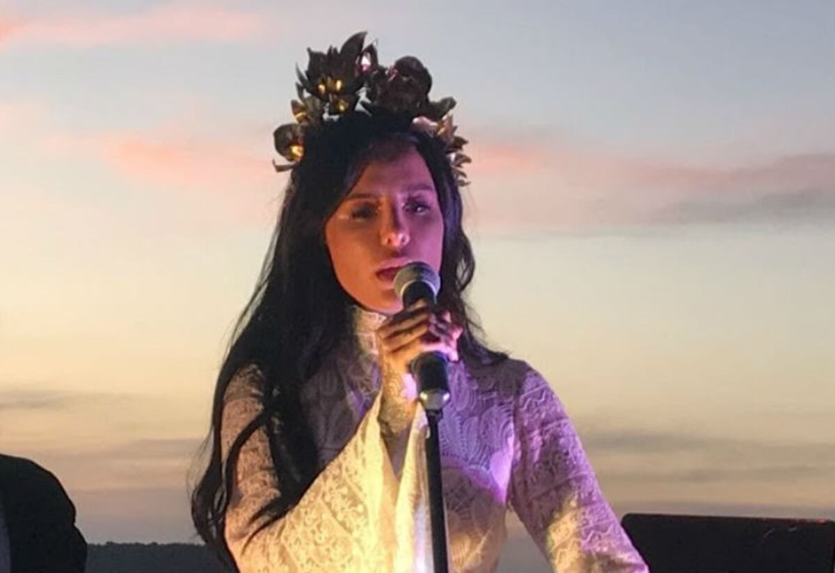 Candelaria Tinelli lanzó su carrera como cantante en Punta del Este