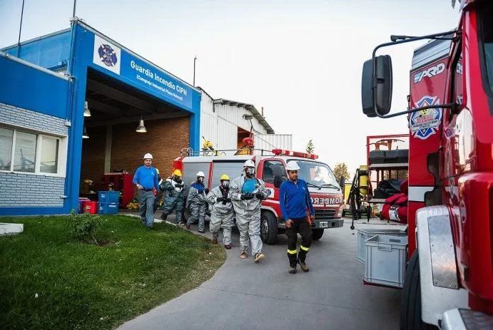 Bomberos neuquinos trabajaron sobre protocolos de actuación ante emergencias con materiales peligrosos.