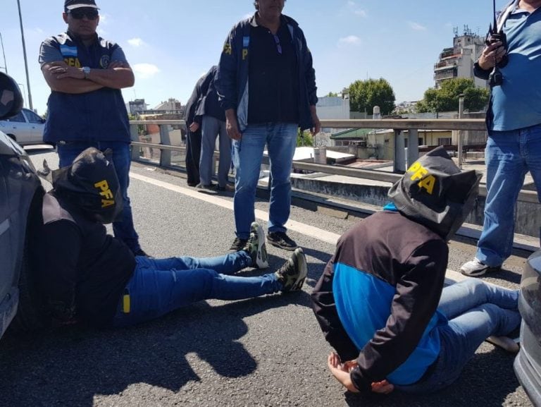 El delincuente fue detenido junto a tres cómplices. (@domenech_news)