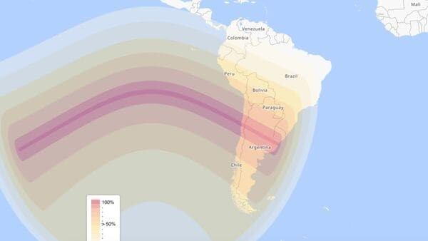 El gráfico muestra cómo avanzará de oeste a este la visualización del eclipse total de sol que se producirá el martes próximo.