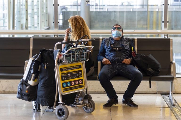 El aeropuerto de Barajas tuvo que suspender su actividad.