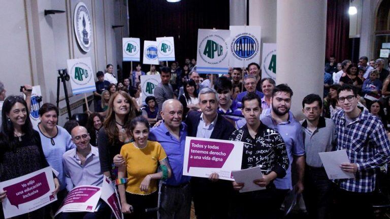 La UNR puso en marcha el cupo laboral para personas con discapacidad (Facebook)