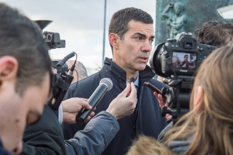 El pre candidato a vicepresidente de la Nación Juan Manuel Urtubey visitó Ushuaia. Fue recibido por el Vicebobernador  Juan Carlos Arcando.
Fotos León González.