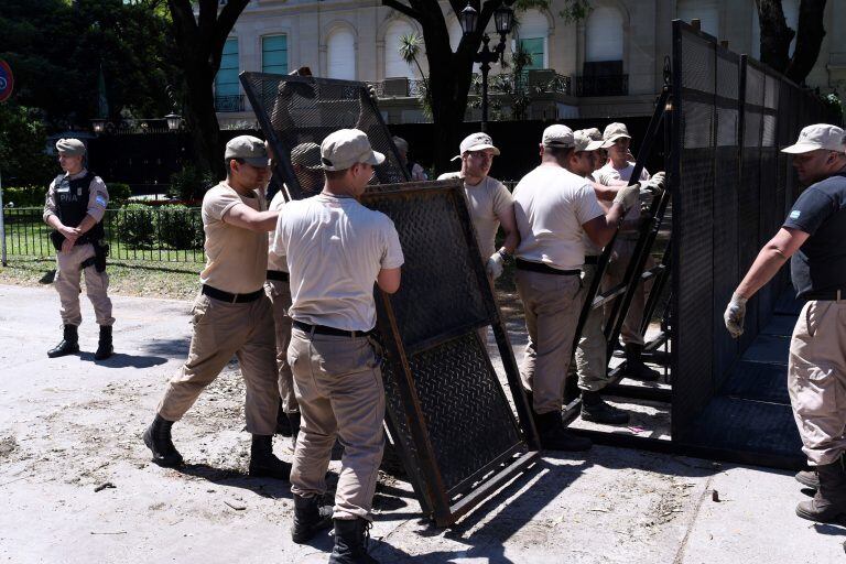 La aseguridad en la embajada de Arabia Saudita, en Recoleta. (AP)