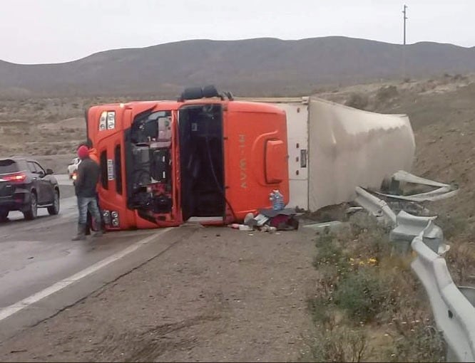 La lluvia y el estado de la ruta habrían sido causales del accidente. Foto: Comodoro24