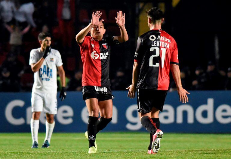 Colón goleó 4 a 0 a Zulia por la Sudamericana y avanzó a semifinales