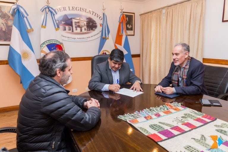 Juan Carlos Arcando junto a Javier Campero y Miguel Arévalo