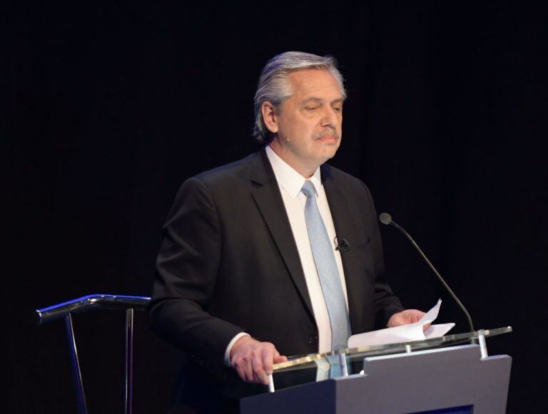 Alberto Fernández en el segundo debate presidencial. (Foto: Federico López Claro)