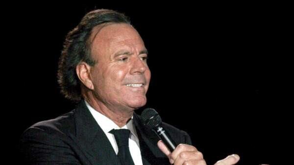 El cantante Julio Iglesias vendió uno de sus cuatro lotes dentro de la exclusiva isla.