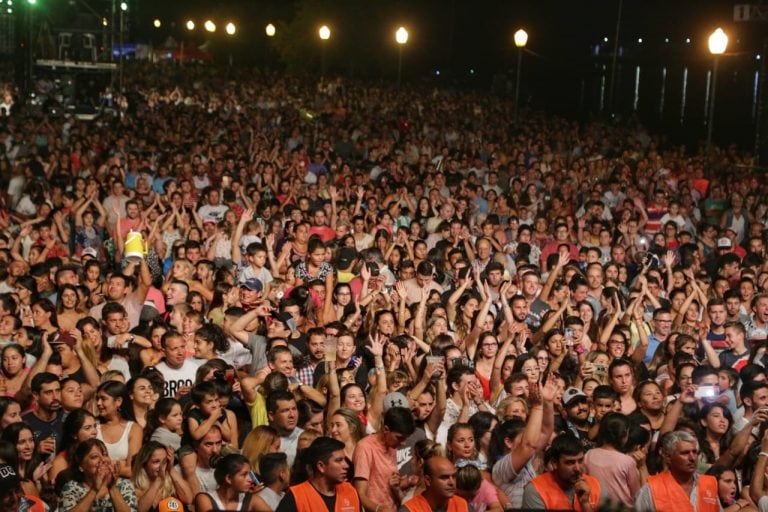 El público en Fiesta del pescado y vino