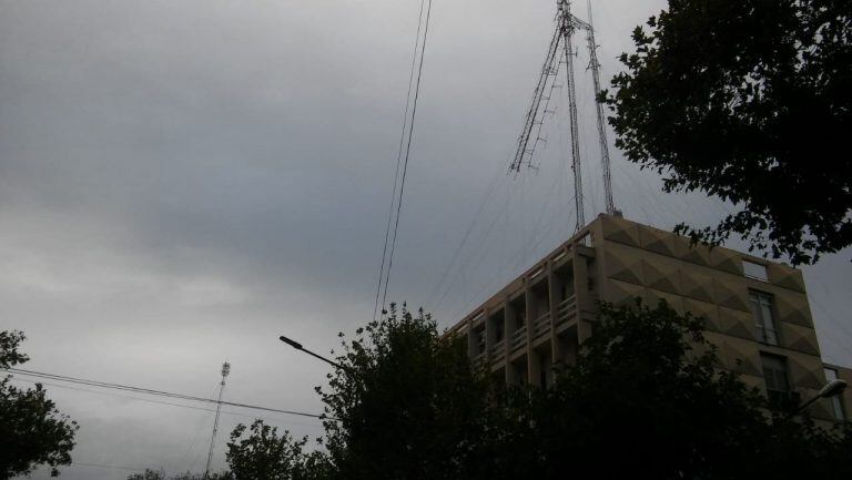 Los destrozos que dejó el viento sur.