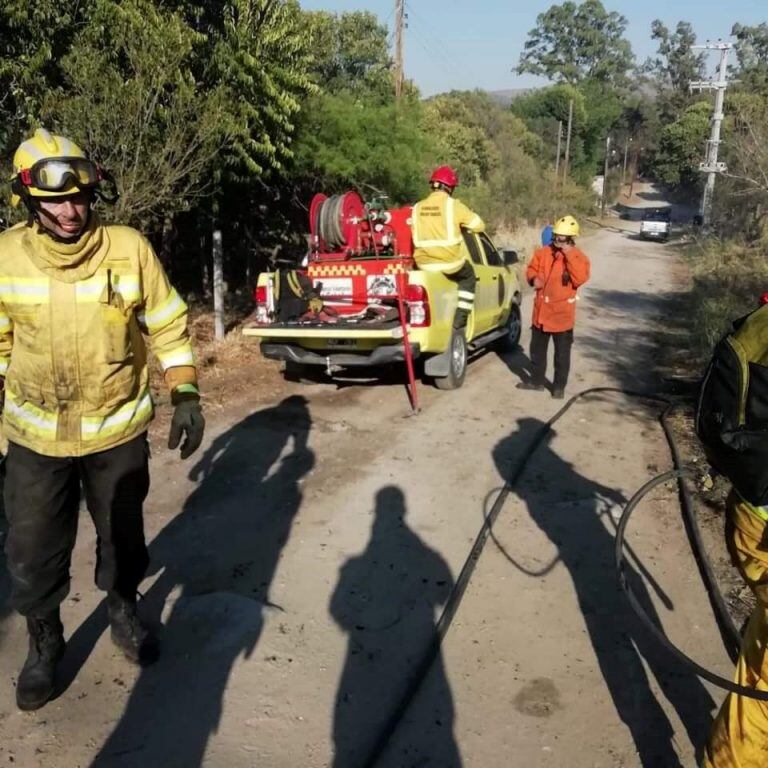 Incendio en el Monumento Cristo Ñu-Pora (Fotos: Periódico Ñu Pora)