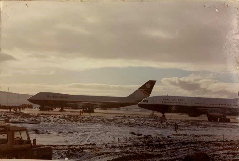 Monte Agradable recibía aviones de la línea de bandera Británica y aviones de la RAF desde el comienzo de su apertura. Luego se amplió el espectro a lineas de otras banderas.