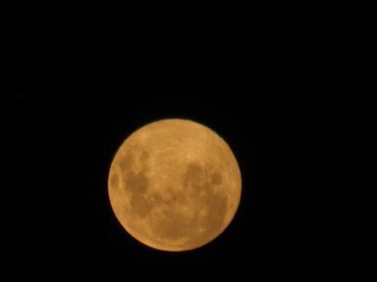 La Superluna de Nieve sobre Azul. (Foto: Joana Inda)