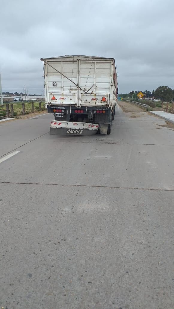 Impactantes choque de camiones en la ruta 3