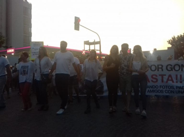 Marcha pidiendo seguridad y justicia por Gonzalo (Vía Rafaela)