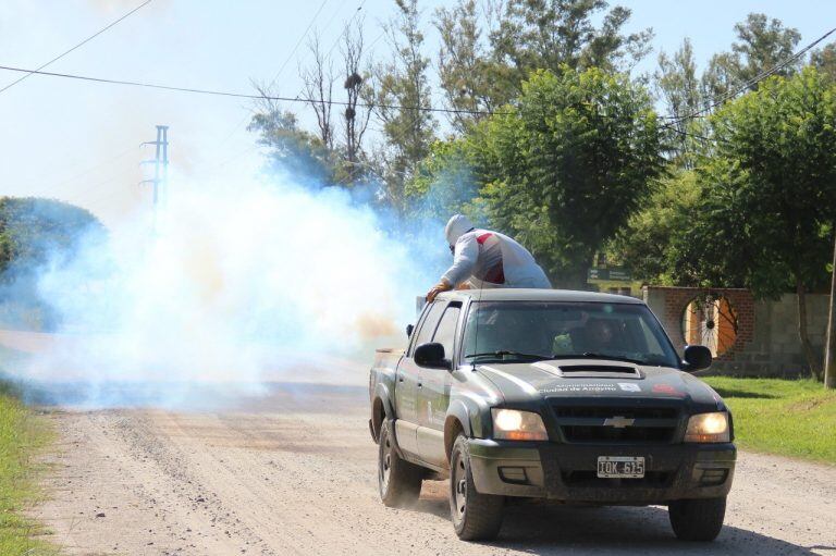 Fumigacion contra el mosquito en Arroyito