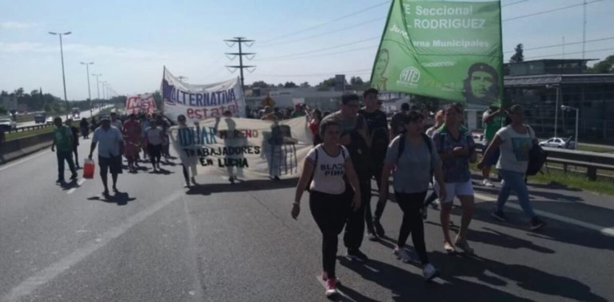 Corte en Acceso Oeste: empleados municipales de Moreno reclaman que se respete la paritaria