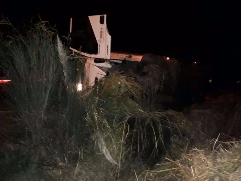 El conductor perdió el control del Iveco.