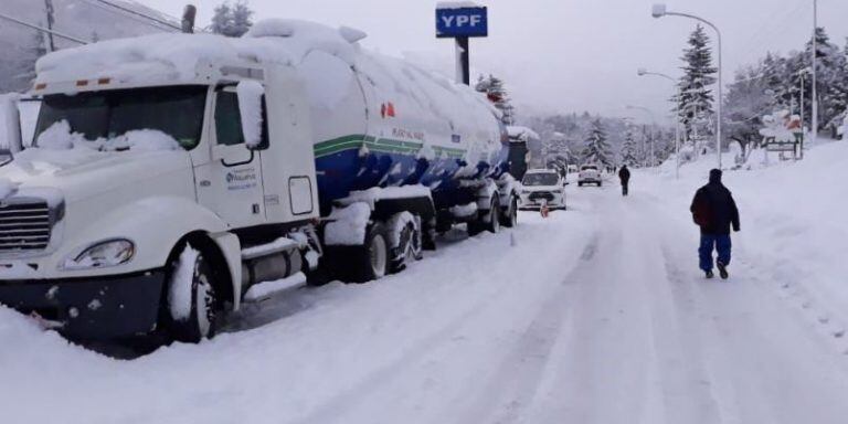 Algunas ciudades cordilleranas no tienen combustible en sus estaciones de servicio (web).