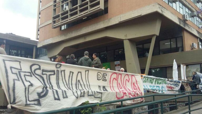 Festival de la Caca, frente a la Municipalidad de Córdoba.