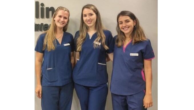 Andrea Boycho, Florencia Fores y Paola Reineck, las tres primeras médicas recibidas en la Tierra Colorada.