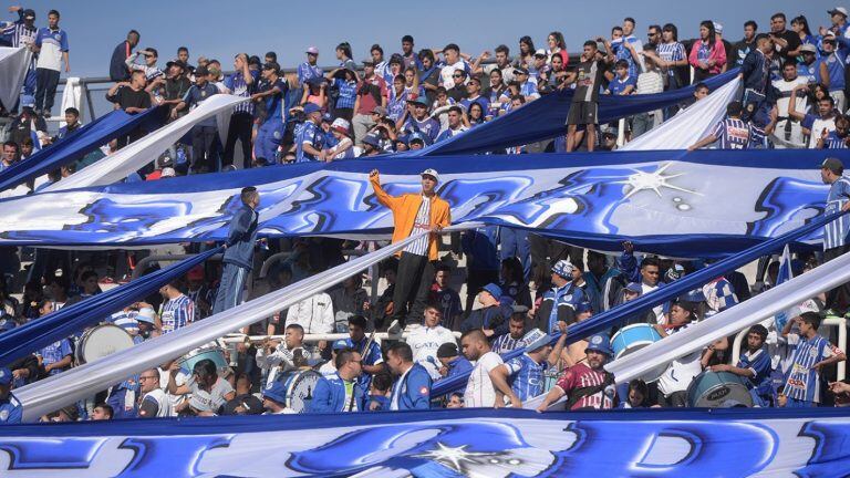 Algunos hinchas de Independiente Rivadavia y Godoy Cruz no podrán ingresar a los estadios