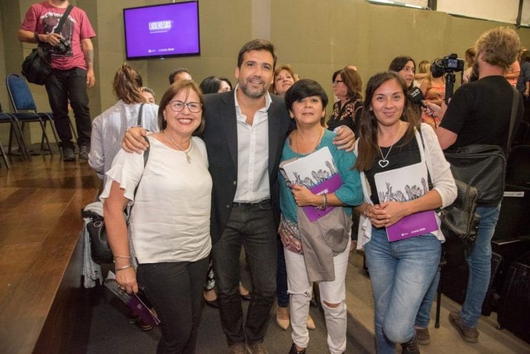 Firma del memorando el intendente Facundo Torres