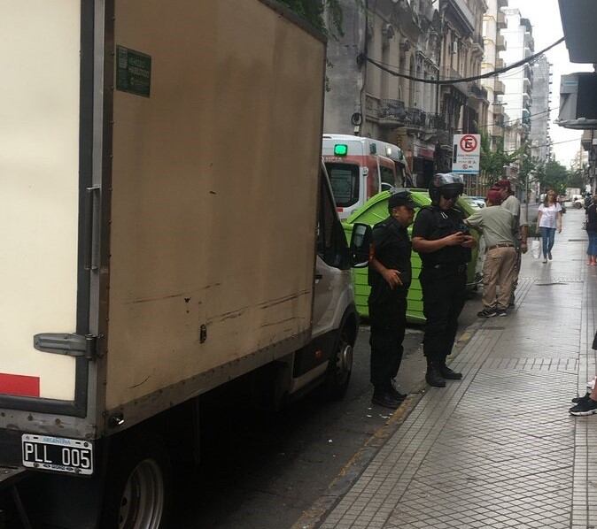 La policía realizó el procedimiento este miércoles a primera hora. (@gbelluati)