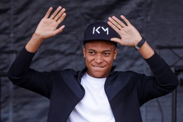 El futbolista francés Kylian Mbappé alcanzó el segundo puesto en la lista de deportistas que mayor interés despertaron. Crédito: EFE/Christophe Petit Tesson.